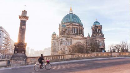 Explore the city by bike: Berlin